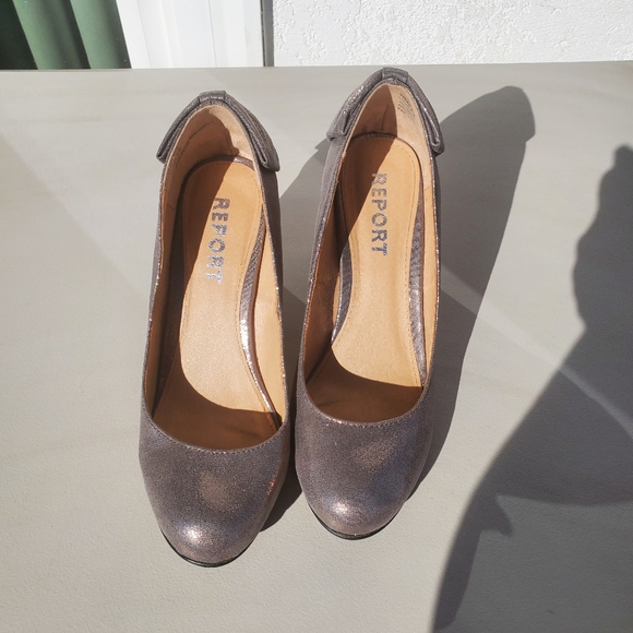 Report Shoes - Beautiful Shimmery Pumps, Like New